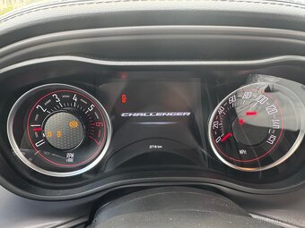 Dodge Challenger V8 5,7 R/T automat - 13