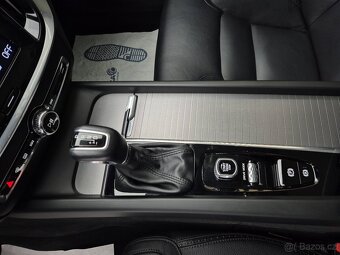 Volvo V60 2,0 D4 AWD Cross Country PLUS - 13