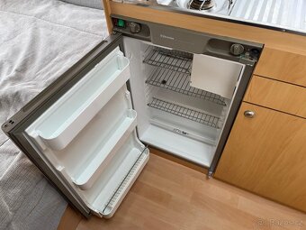 Beyerland Sprinter 390, 2003, pevná postel, stan - 13