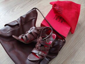 Kožená kabelka Carolina Herrera + střevíčky Carolina Herrera - 13