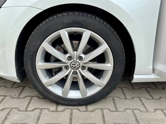Volkswagen Golf VII 1.4 TSI Highline 103kW r. 2014 TOP STAV - 13