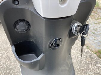 Elektroskutr Voltz 2 kW Bosch motor,full LED - 13