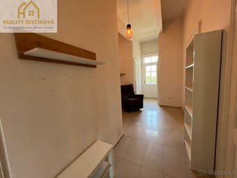 Pronájem zařízeného 2+kk s balkónem, 60m2 – Smetanovo náb. - 13