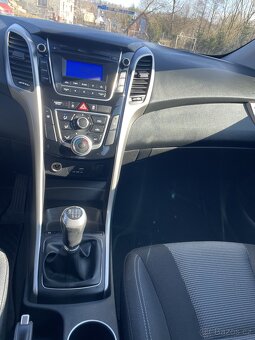 Hyundai i30 1.6 CRDi - 13