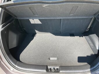 HYUNDAI IX20 1,6 BENZÍN 92KW AUTOMAT 2015 1 MAJITEL - 13