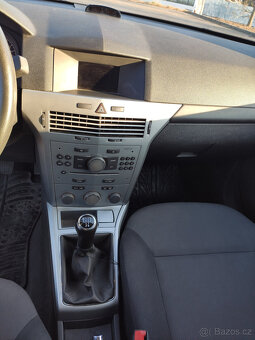 Opel Astra H kombi 1,6, 2012 - 13