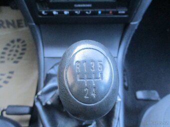 Škoda Octavia 1.6i Combi - 13