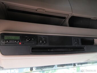 Scania R 560 V8, standard, manuál, retardér - 13