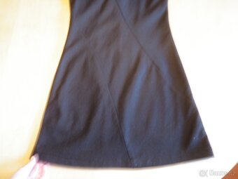 luxusní černé kvalitní značkové šaty - vel. S - 13