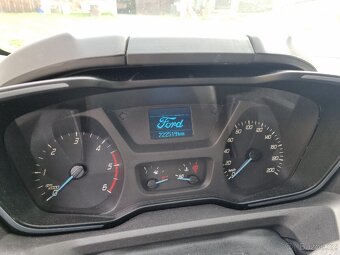 Ford Tourneo Custom 2,2, 92kw, 8 míst - 13