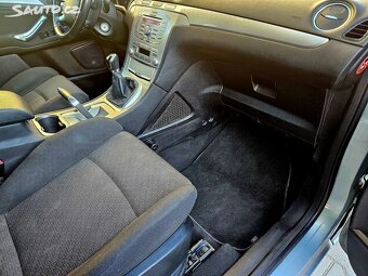 Ford S-MAX, 2.0 i Duratec 16V 7míst - 13
