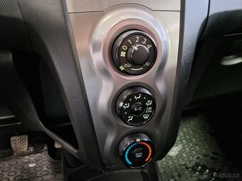 Toyota Yaris 1.0 VVT-i 51kw-144tkm-Klima-ČR - 13