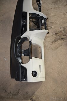 Octavia III combi 1.6TDI 81kW 4x4 NAVI ALU palubni deska - 13