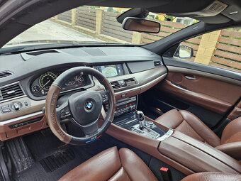 BMW 550i GT – V8, INDIVIDUAL, LASER SVĚTLA, MAX VÝBAVA - 13