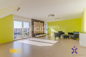 Prodej rodinného domu 6+1 328 m2, pozemek 528 m2  - Uherské  - 13