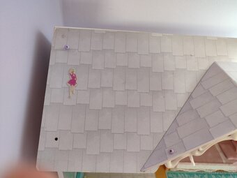 Domeček pro panenky Barbie a příslušenství - 13