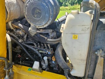 Komatsu WB 97S Závada Pojezdu+1x Bagr na díly - TOP - 13