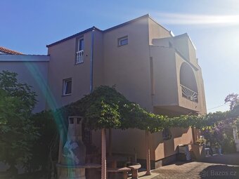 Chorvátsko apartmánový dom so 6 apartmánmi. - 13