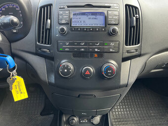 HYUNDAI i30 1,6 i 925 Kw TRIKOLORA - 13