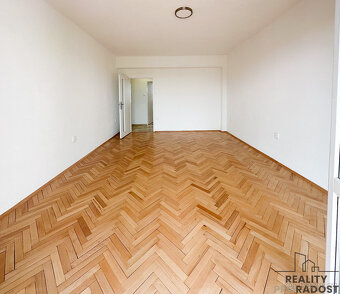 Pronájem bytu 3+kk /67 m2) s terasou (9 m2), ul. Dělnická, P - 13