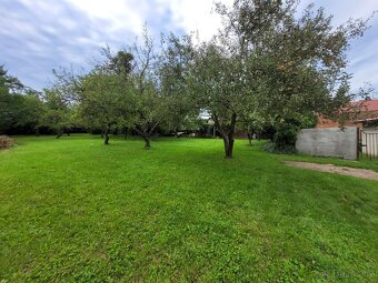 PRODÁM 2x bytová jednotka, 1x garáž + stavební pozemek - 13