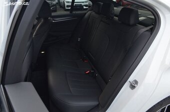 BMW Řada 5, 530e/xDrive/H&K/Skladem - 13