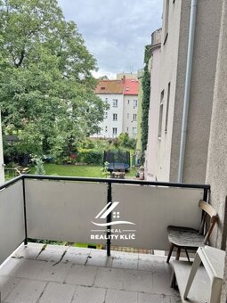 Pronájem prostorného  bytu, s balkonem a krbem-  2+1, 102 m2 - 13