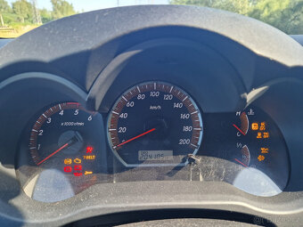 Toyota Hilux 2,5 D-4d, DoubleCab 106 kW, 1 majitel, ČR, - 13