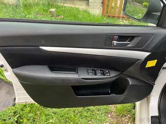 Subaru Legacy 2.5 benzin - 13