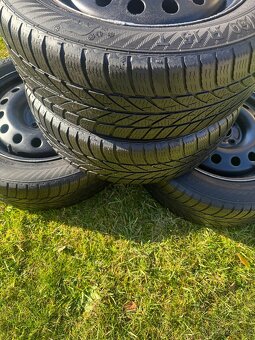 Plechová zimní kola Ford - 13