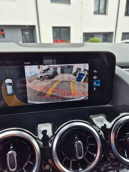 Mercedes Benz GLA200d 2.0 - 13