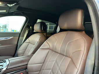 BMW Rad 7 740d mHEV xDrive A/T - 13