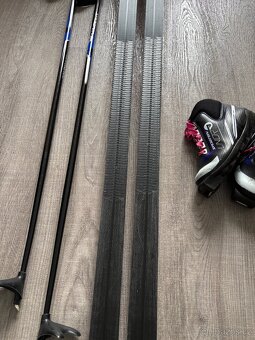 Běžky Sporten 150cm, boty EUR35, hůlky 110cm - 13