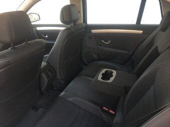 RENAULT LAGUNA III  2.0dCi 110kW TOP STAV 146tis.km - DPH - 13