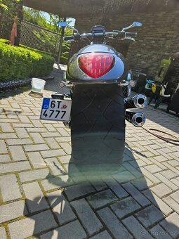 SUZUKI INTRUDER 1800 - 13