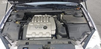 Citroën C5 3,0 V6 24V automat,super stav - 13