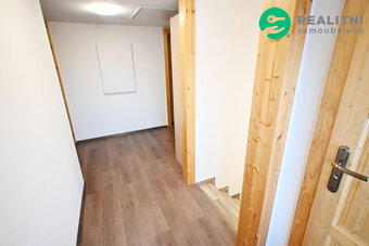 Prodej rodinného domu 142 m2, pozemek 818 m2. - 13