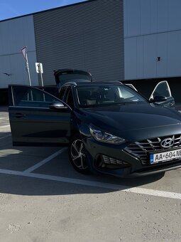 Hyundai i30 1.5 T-GDi CW MHEV 7DCT, Play 2024 - 13