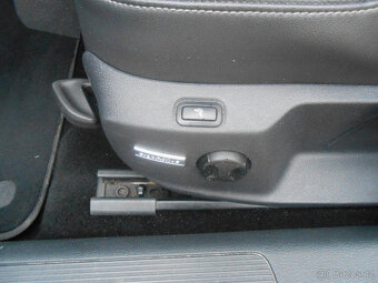 Volkswagen Golf VII 2.0 TDi 110Kw Highline CZ, 1.majitel - 13