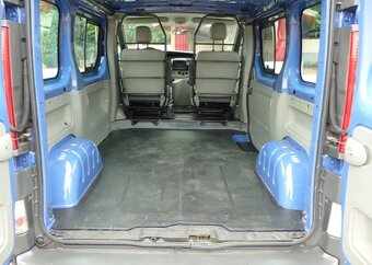 RENAULT TRAFIC 2,0DCI R.V.2010 - 13