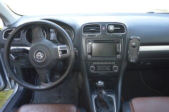 VW Golf 6 combi 2,0 103 kw Panorama Kůže Highline - 13