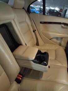 Volvo S80 V8 4.4i - 13
