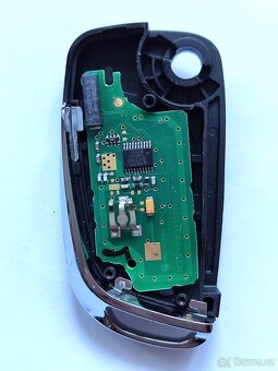 Klíč Citroen Peugeot 2 / 3 tlačítka. Starší provedení s log - 13