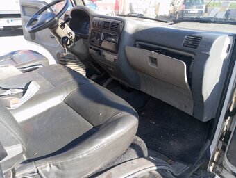 KIA 2500 - 13