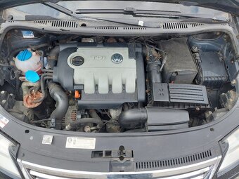 Volkswagen Touran 2.0 tdi, 103 kW, United, nové vstřiky, roz - 13