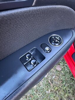Hyundai I 30  1,4 i 16 V - 13