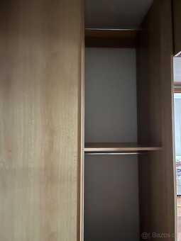 Vestavěná skříň a odkládací stěna - 13