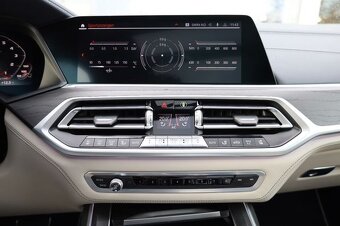 BMW X7 M50i 2020 - 13