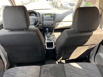 Kia Ceed 1.4 16V, ČR - havarovaný - 13