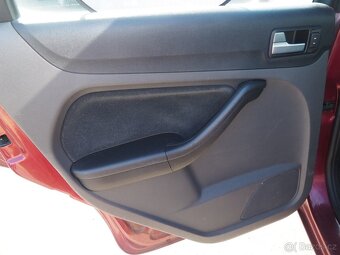 2004 Ford Focus 1.6i 16V, LPG, AC - 13